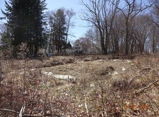 14 Emery St, Worcester, MA 01604