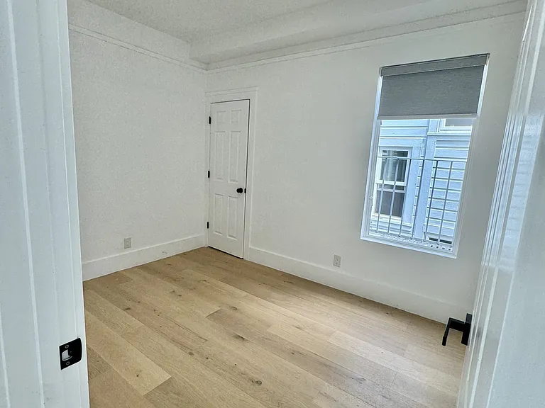 1025 Hampshire St #B — Photo 11