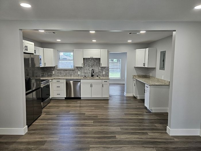 1st image of 6207 Glenwood Dr