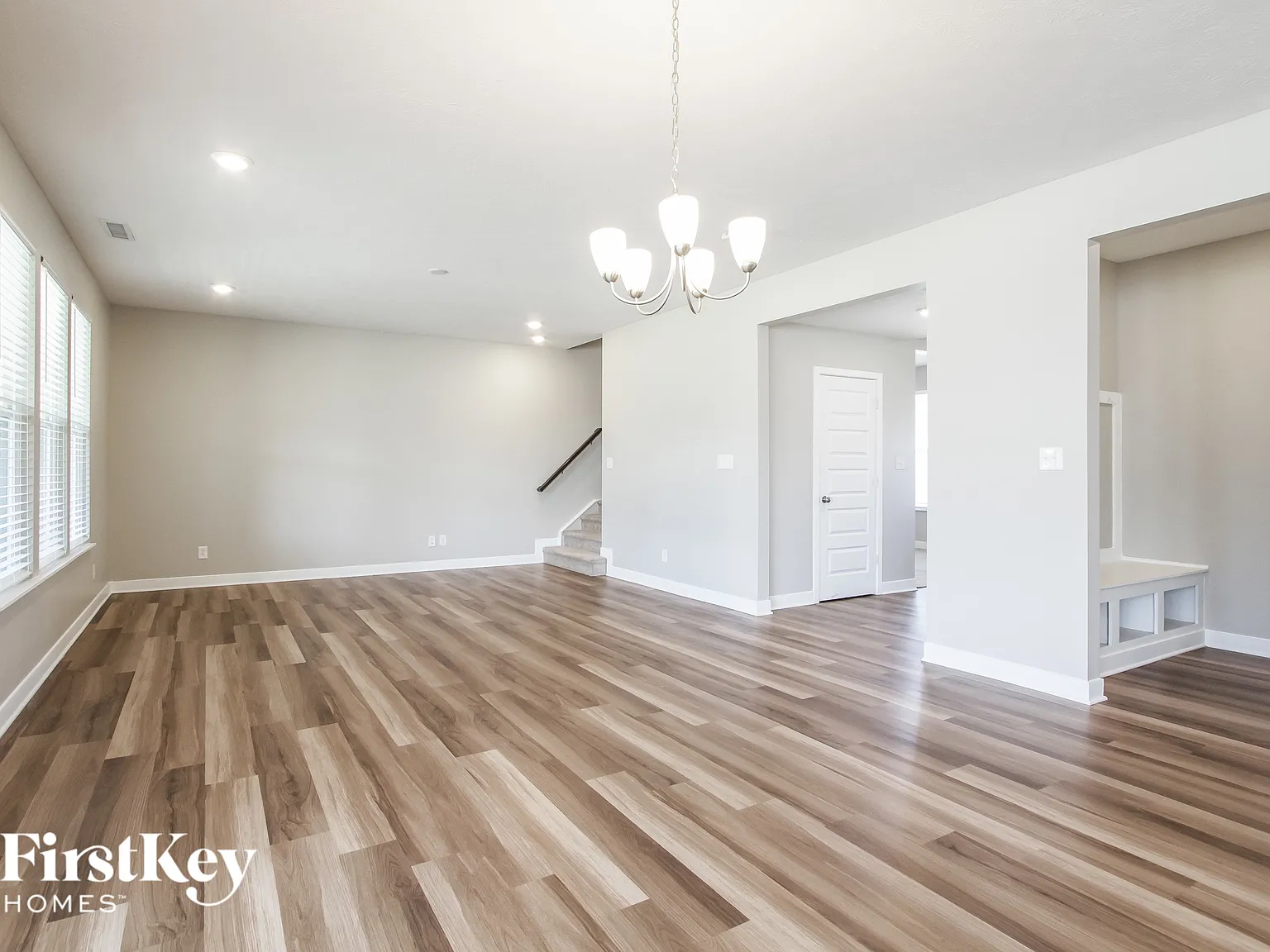 4 bed, 2.5 bath, 2756 sqft, $2,890 — Photo 3
