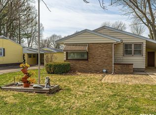 1023 N State St, Lincoln, IL 62656