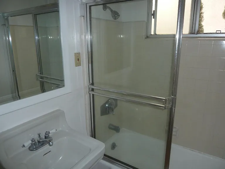 1028 2nd St #6 — Photo 15