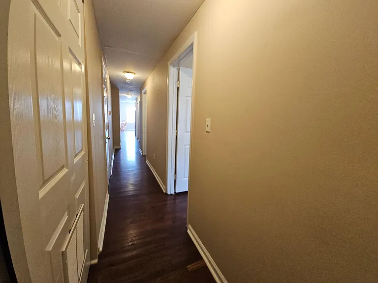 522 N Indiana Ave — Photo 9