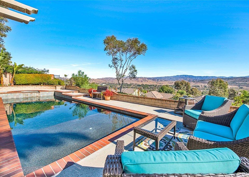 1st image of 9762 Willow Glenn Cir