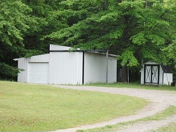 24x32 Pole building with Electric & cement floor