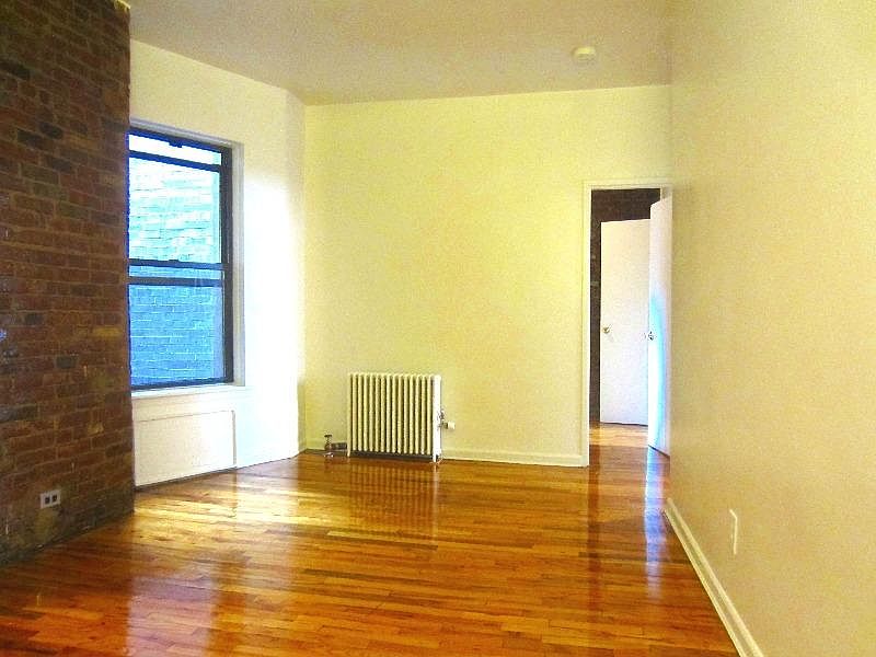 1st image of 200 E 28th St APT 4A
