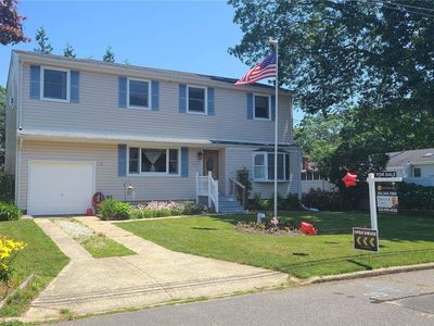 429 Bohemia Parkway, Sayville, NY, 11782