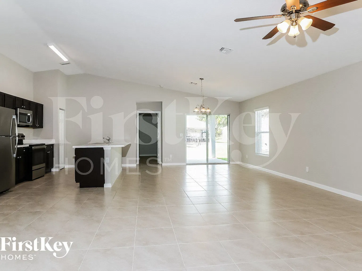 4 bed, 2.0 bath, 1833 sqft, $2,765 — Photo 4