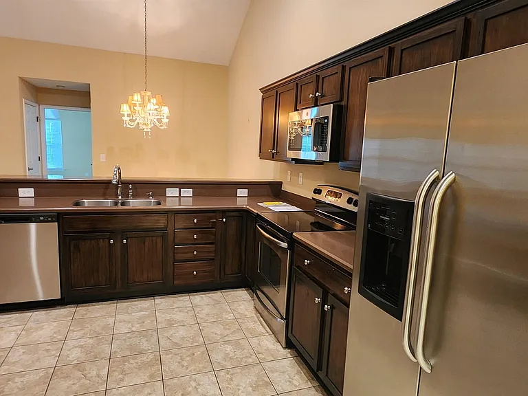 402 Nandina Ct — Photo 8