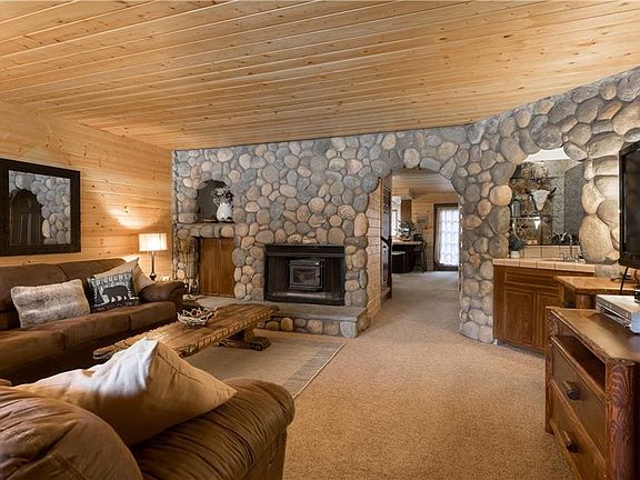3rd image of 569 Summit Blvd #2
