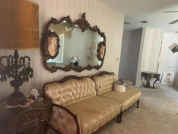 4th image of 568 Silver Course Loop