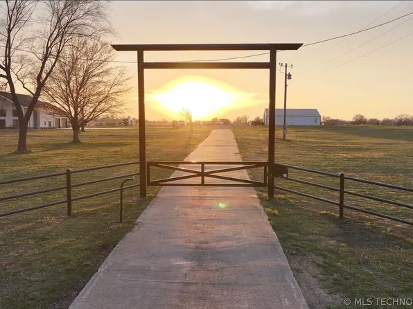 139172 Highway 82, Tahlequah, OK 74464