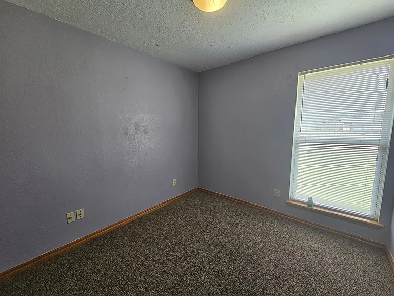 6208 NW Birch Ave — Photo 10