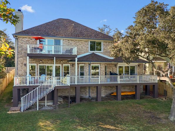 59 Lakeshore Dr, Shalimar, FL 32579