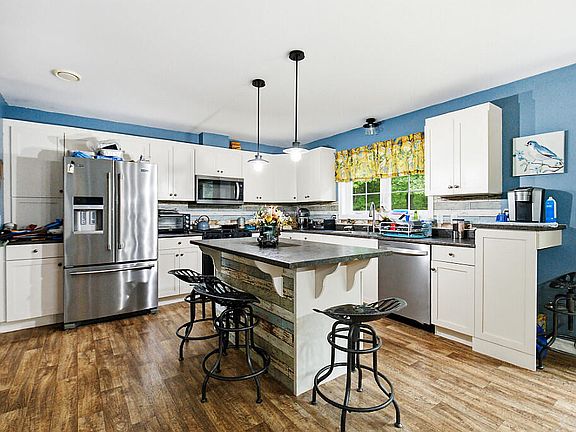 3rd image of 682 Bog Road