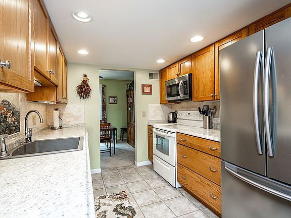 2nd image of 1040 Bristol Ct #1