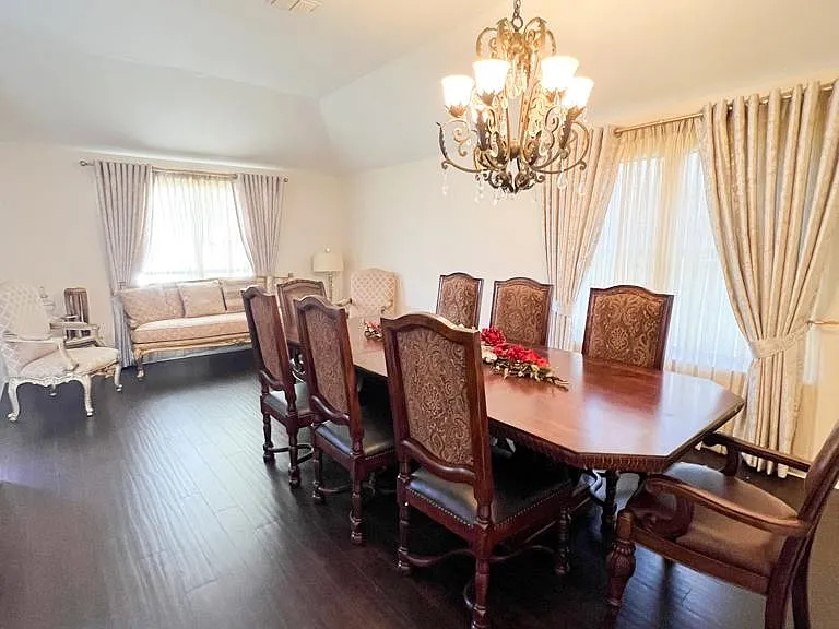 2356 Aurora Dr — Photo 5