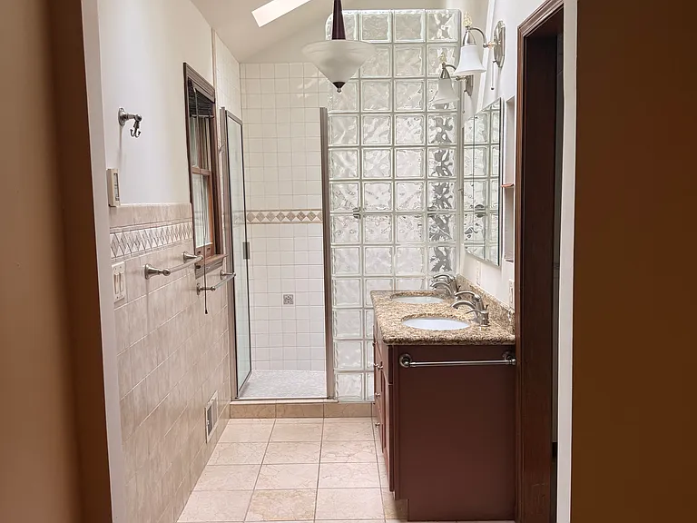 2928 Sanibel Dr — Photo 18