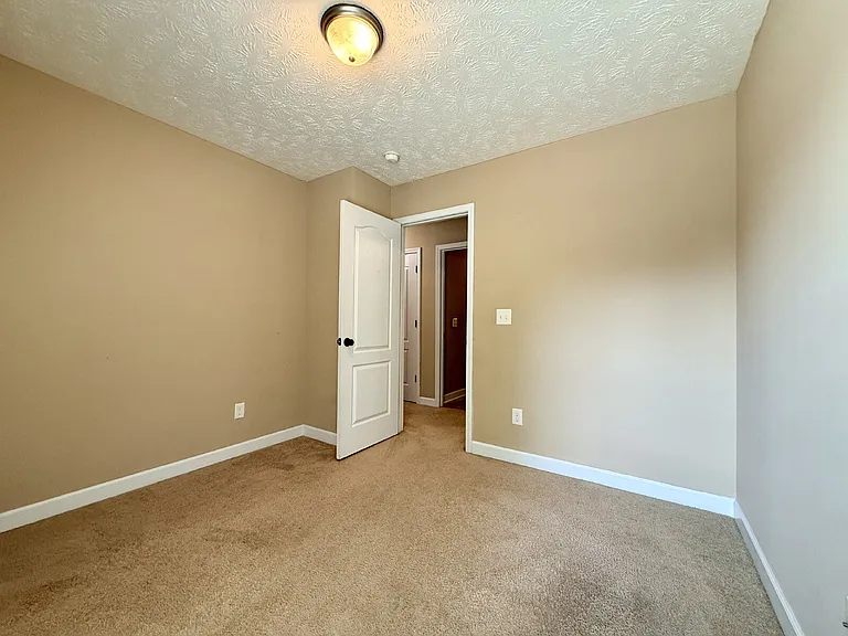 422 Jamestown Ave — Photo 13