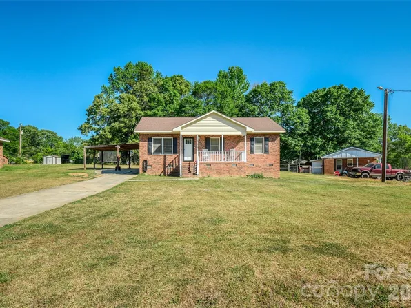 1704 Williams Cir, Lancaster, SC 29720
