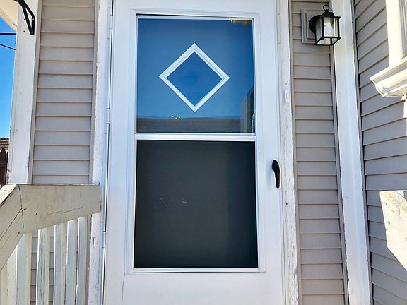 4th image of 1001C Curtiss St