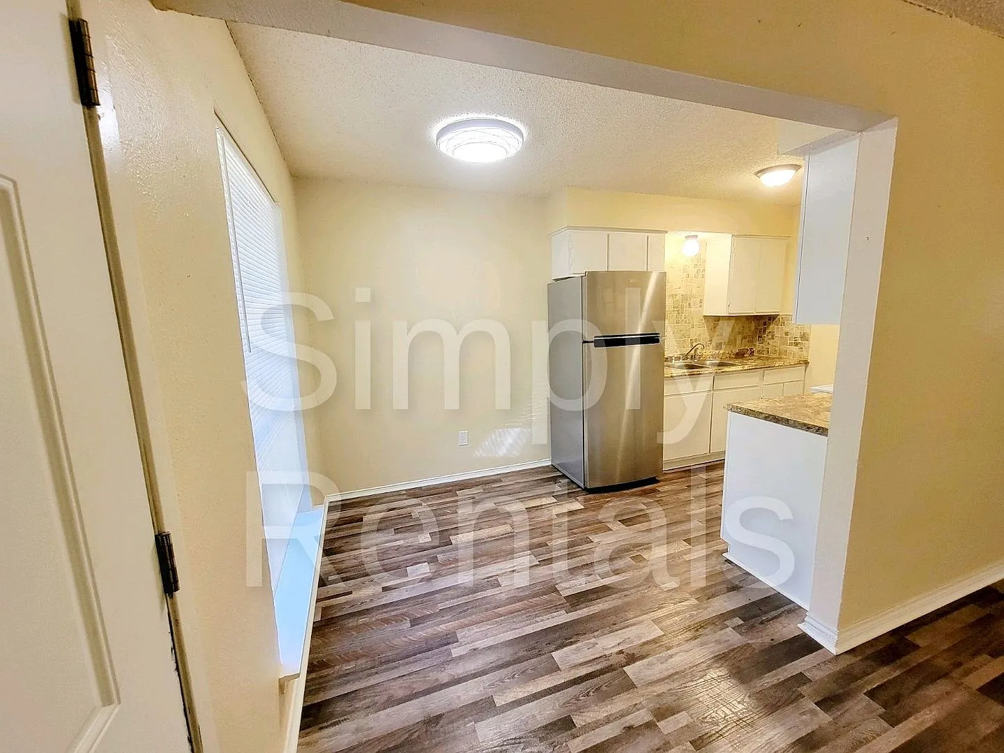 202 Park Circle — Photo 3