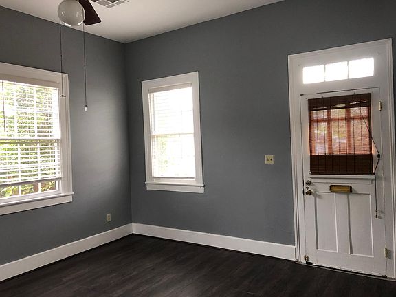 2nd image of 919 Alix St