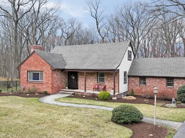 46 Hickory Dr, Oakland Boro, NJ 07436
