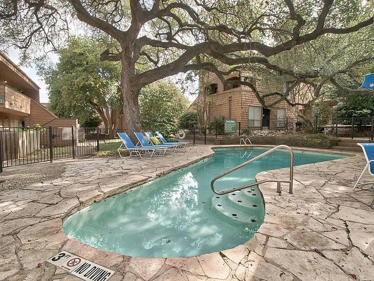 Treehouse Apartments — Photo 7