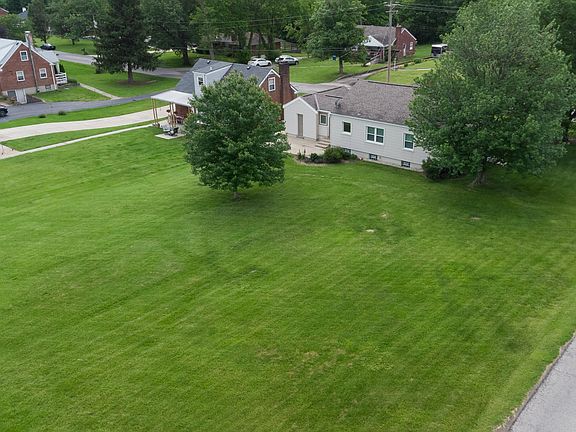 5th image of 709 Winston Hill Dr