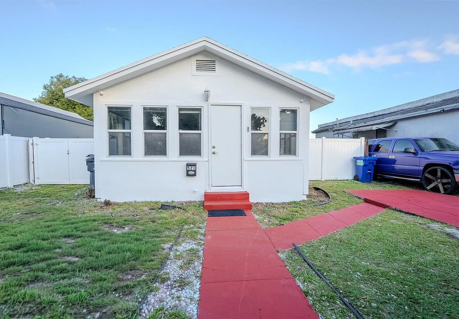 3 bed, 2.0 bath, 780 sqft, $2,700 — Photo 2