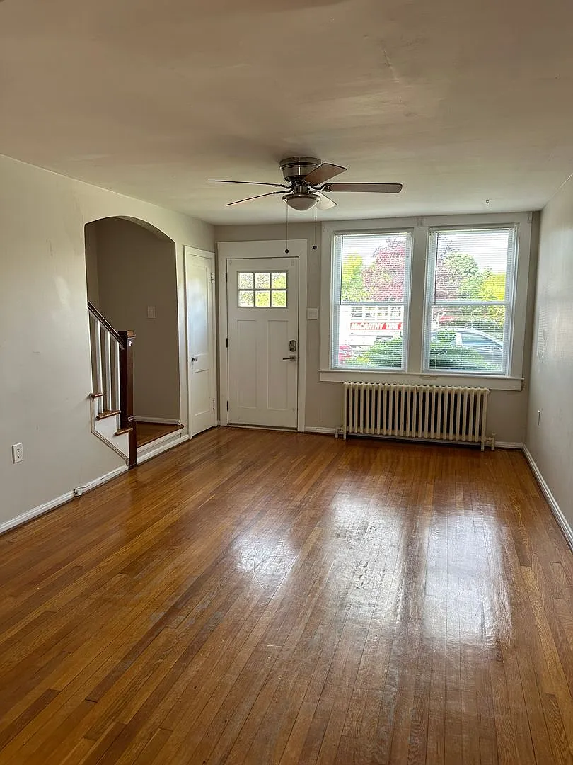 19-49 West Bond Street — Photo 2