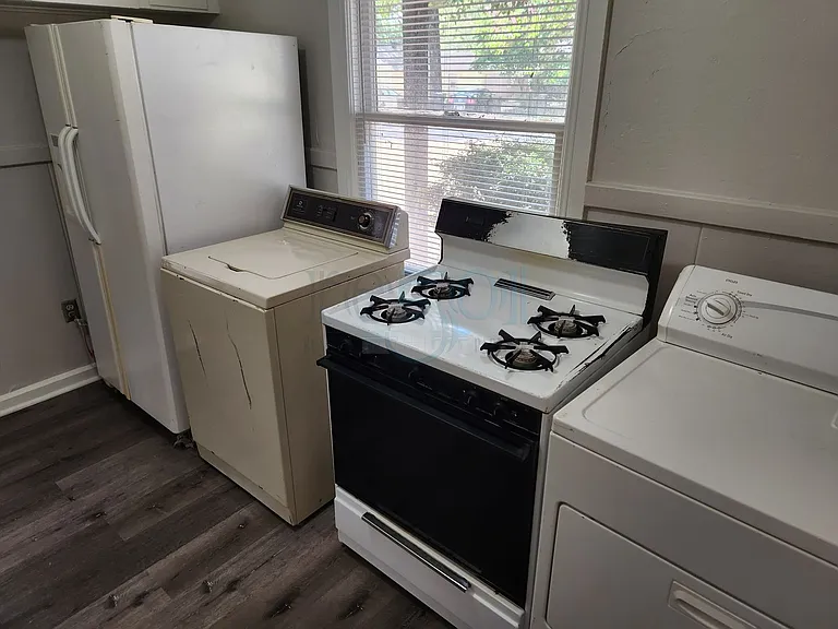 3402 Lilac Ter — Photo 8