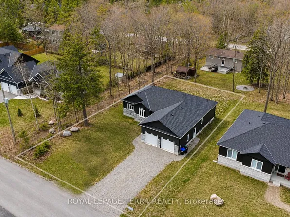 30 Bellehumeur Rd, Tiny, ON L9M 0J1