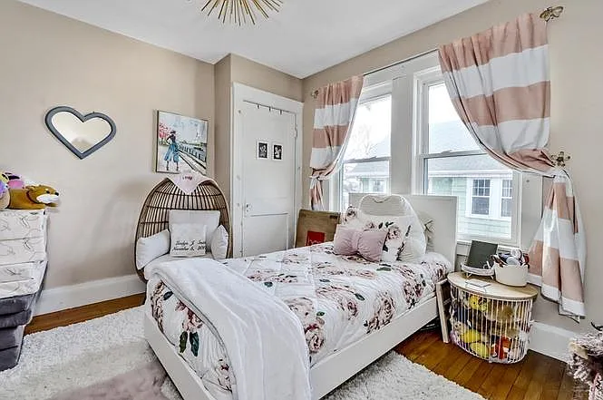 47-49 Gardner St #2