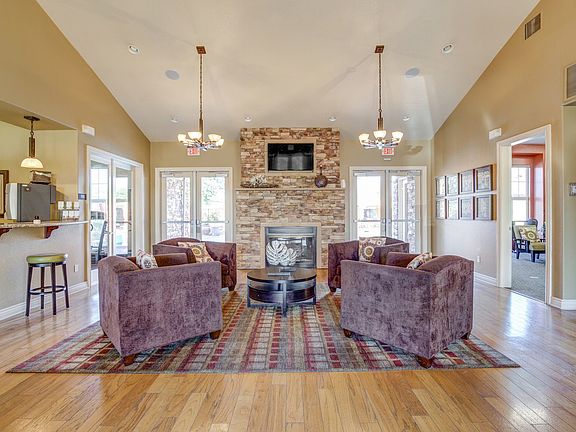 Residents Lounge with Wi-fi Hot Spot