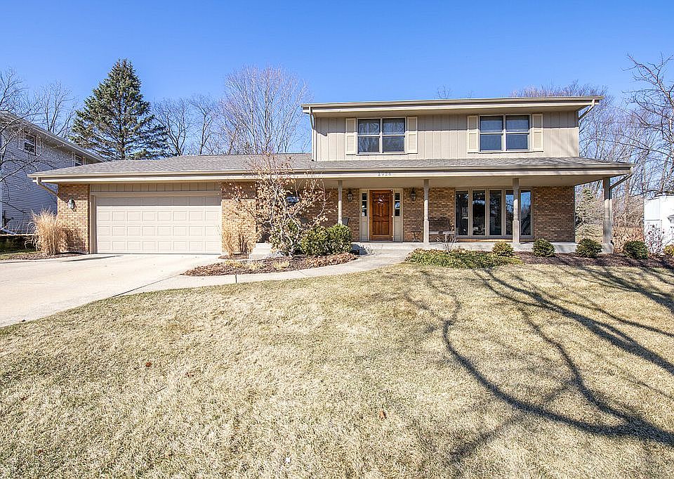 1st image of 2926 Creekside Ct