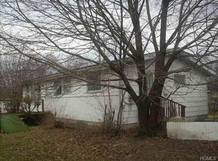 21 Marshall Dr W, New Windsor, NY 12553