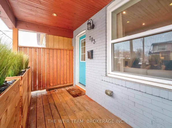 793 Woodbine Ave, Toronto, ON M4E 2J5