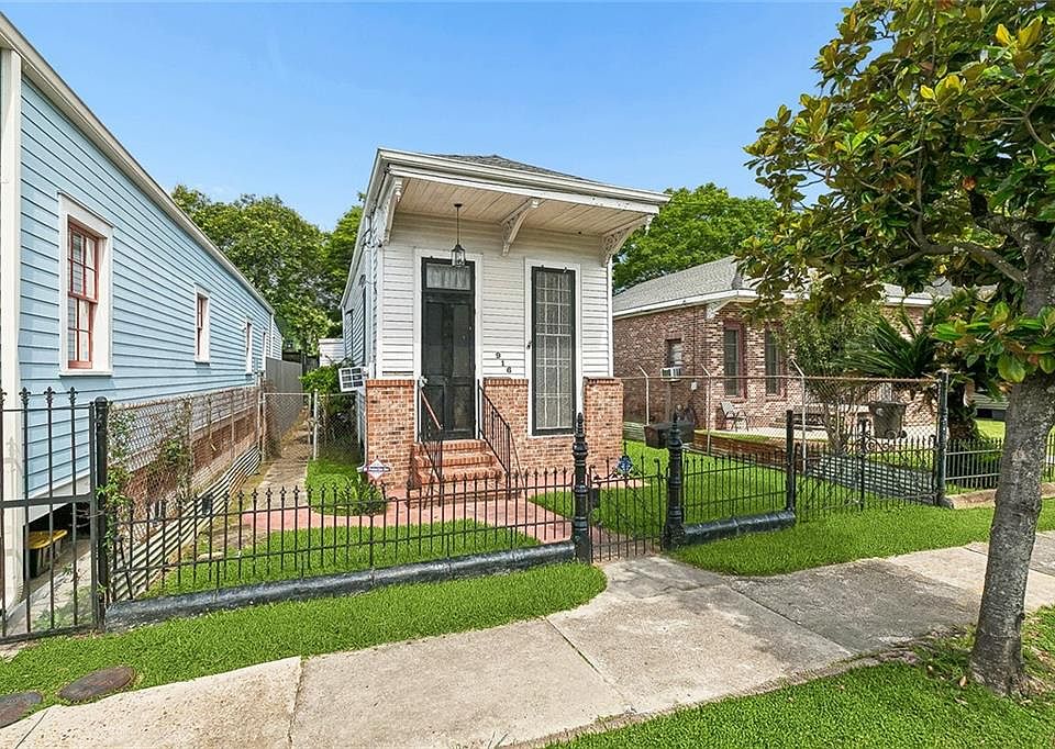 1st image of 916 Kentucky St
