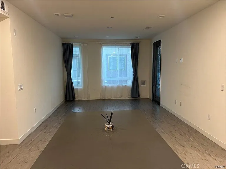 1402 N Nolita — Photo 22