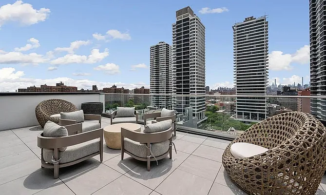 Rented by REAL New York | media 44