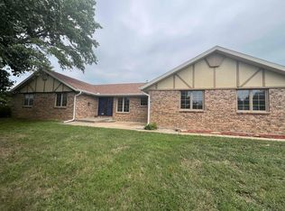 537 E Shipton Rd, Salina, KS 67401