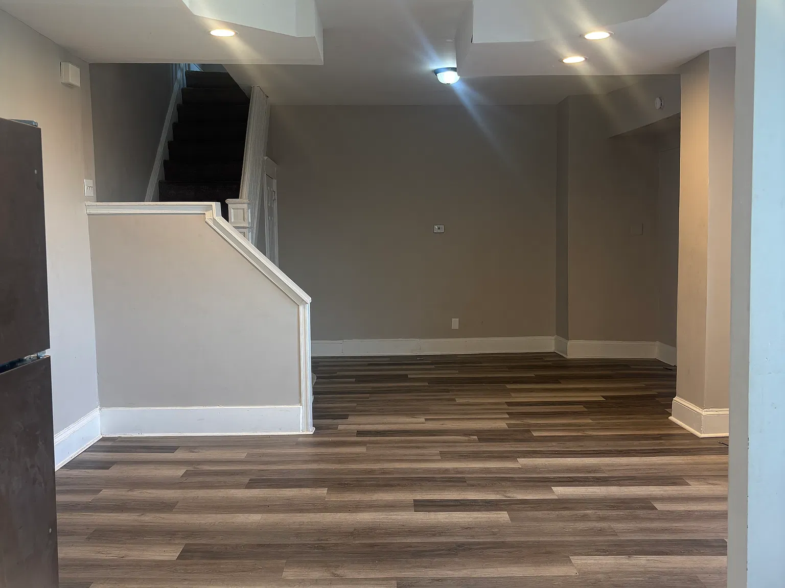 2 bed, 1000 sqft, $1,600 — Photo 2