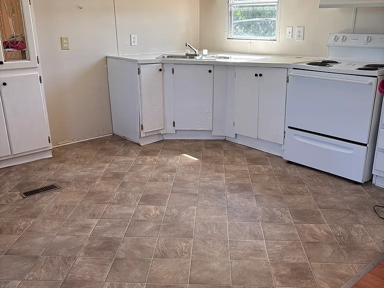 Lunsford Dr — Photo 9