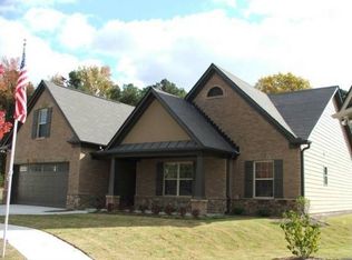 957 Pine Ln NE, Lawenceville, GA