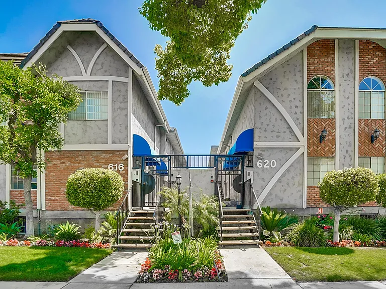 620 W Wilson Ave #C — Photo 1