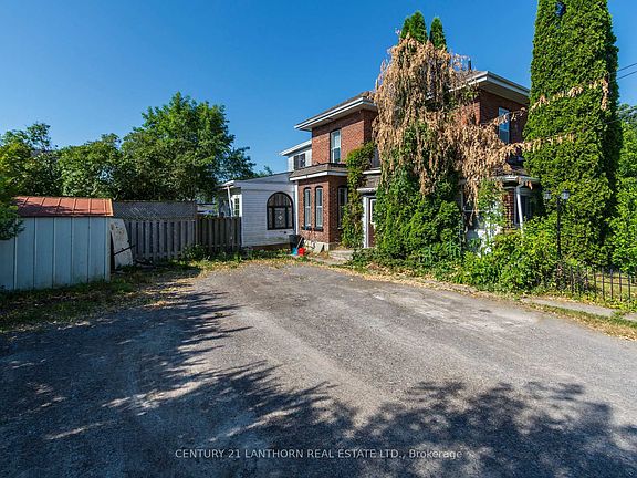 3rd image of 53 Crown St