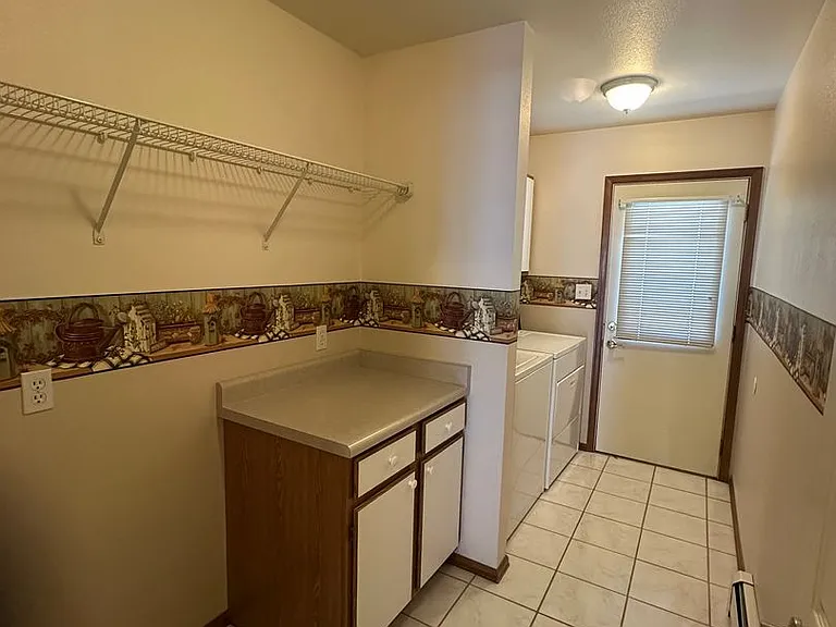 2838 Grand Falls Cir #B — Photo 13