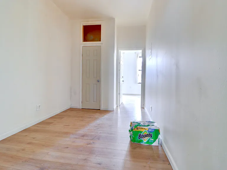 2020 Greene Ave #2R — Photo 5